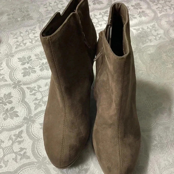 Forever 21 women boot 5.5 - Picture 5 of 16